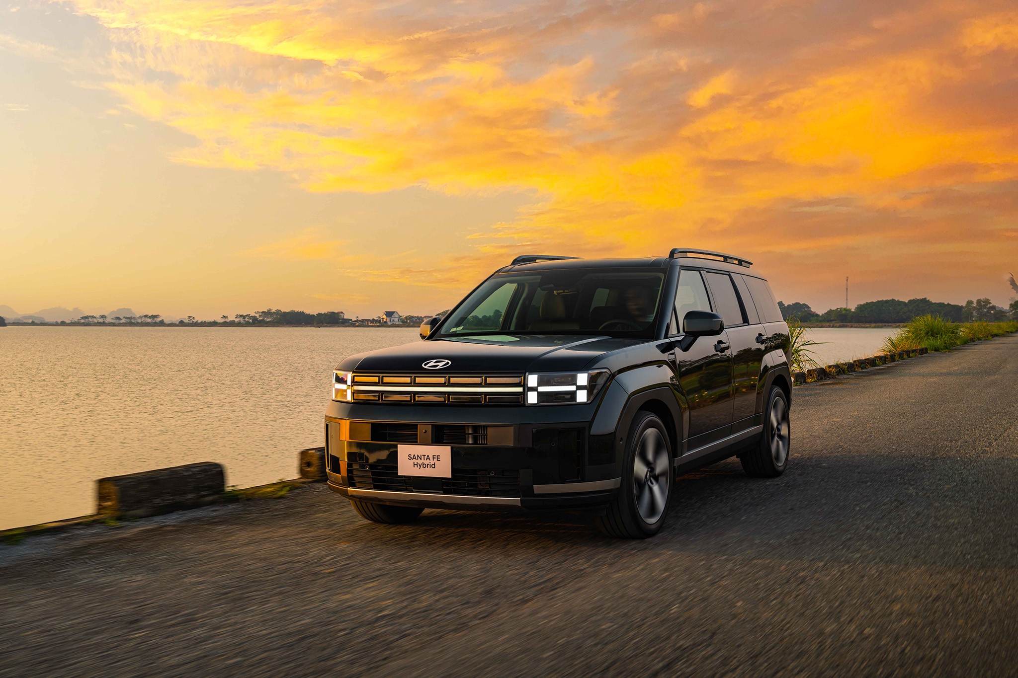 Chính thức ra mắt SANTA FE HYBRID tại Việt Nam